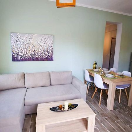 Stella Boutigue Rooms Néa Péramos Eksteriør billede