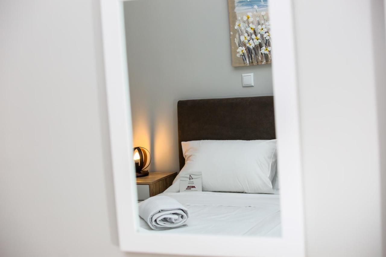 Stella Boutigue Rooms Néa Péramos Eksteriør billede